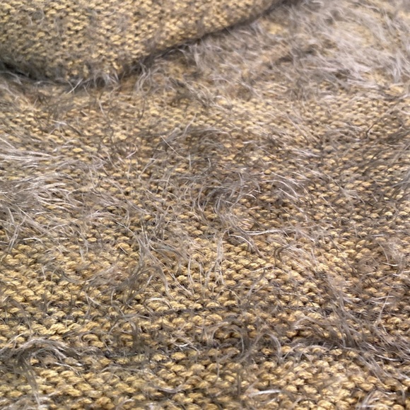 Parkhurst - Women’s, fluffy knit sweater. Size M - Picture 10 of 10